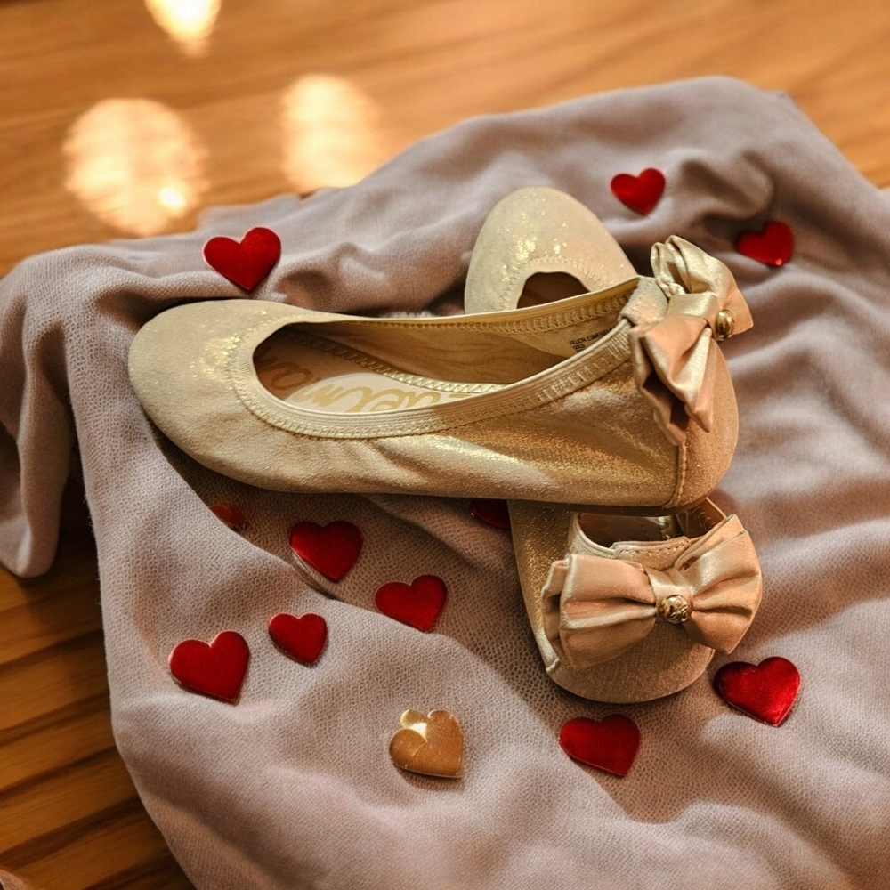 Girl’s SAM EDELMAN Felicia Flats Bow Scrunch Sz 2 Cream/ Metallic - Picture 3 of 7
